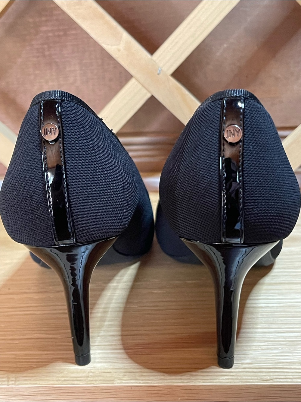 Jones New York “Belfry “Classic Slim profile Dress Pumps /Silver-tone Metal HW